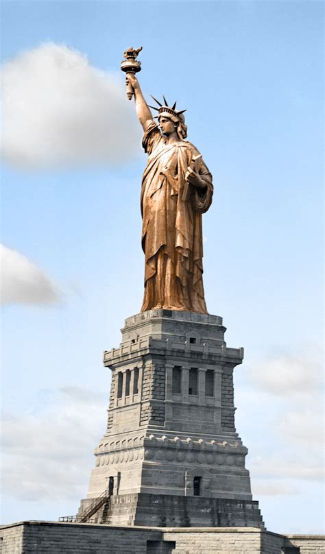 colorized photo of the statue of liberty as she would ve looked around 1890 r pics