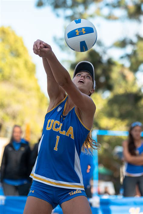 Ucla Beach Volleyball Defeats Crosstown Rival Usc For 2nd