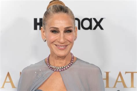 Sarah Jessica Parker Visits Istanbul Speaks Turkish To Reporters