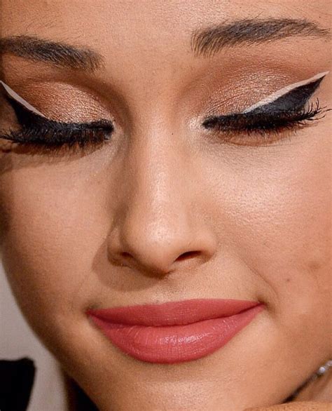 Pin By Min Joo Yoem On 아리아나 그란데 Ariana Grande Eyeliner Ariana Grande Makeup Eye Makeup