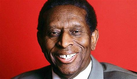 Earl Lloyd First Black Nba Player Dies At 86 Nba Nba Players Black Person