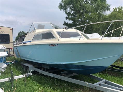 1976 Chris Craft Catalina 25 Cabin Cruiser And Trailer Illinois Used