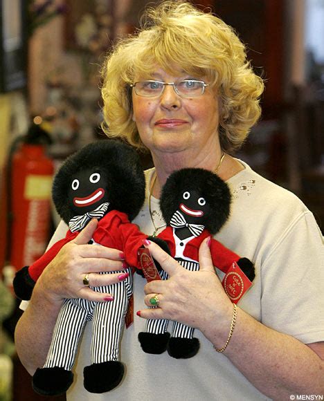 Police Order Shopkeeper To Remove Golliwogs From Window Daily Mail Online