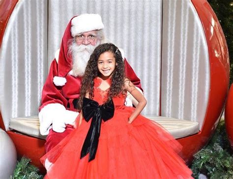 Chris Browns Daughter Royalty Beams With Santa In New Christmas Pics