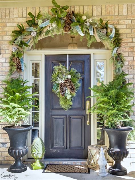 Browse outdoor and indoor christmas décor. 15 Festive & Fun Christmas Porch Ideas | A Blissful Nest