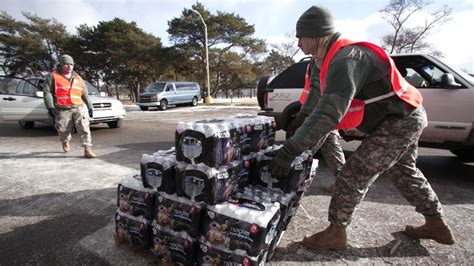flint water crisis michigan governor asks for 28m cnn
