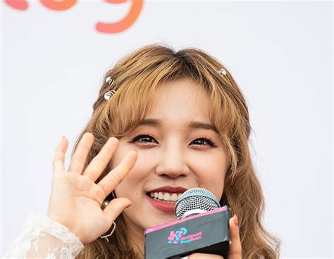 Yuqi Gi Dle From Best Red Carpet Moments From Hallyupopfest 2019