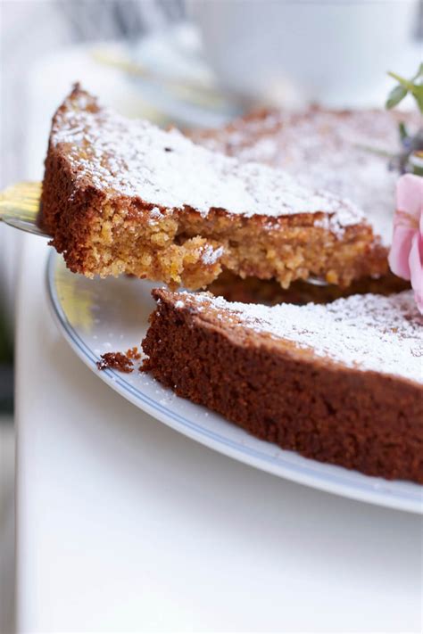 Jetzt ausprobieren mit ♥ chefkoch.de ♥. Saftiger Zitronen-Polenta Kuchen nach Nigella Lawson ...