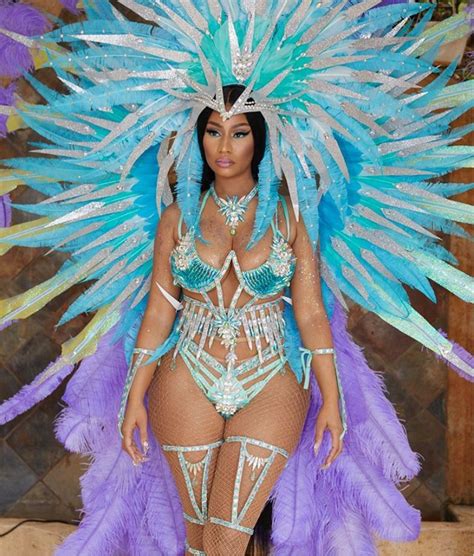 Nicki Minaj En Mode Carnaval Sa Tenue Sexy Fait Le Buzz