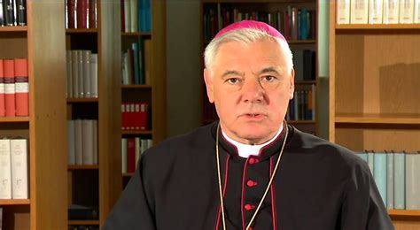 Der ton macht die musik. Colpo di mano di Papa Francesco, fa fuori l'uomo di ...