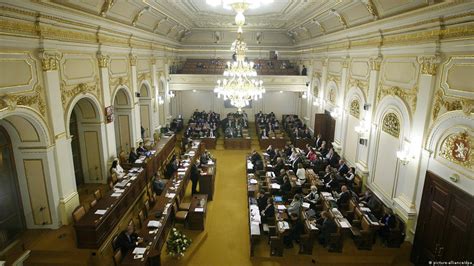 Czech Government Survives Dw 07 19 2012
