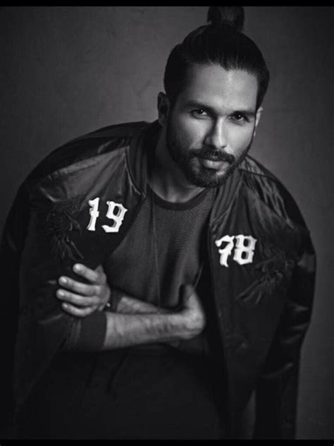 Sexy 💘 Shahid Kapoor In Cover Mans World 2015 Shahid Kapoor Male Models Poses Bollywood Actors