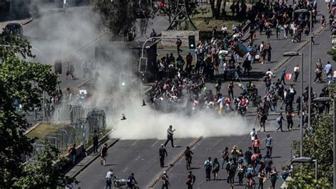 Unjuk Rasa Besar Besaran Warga Chile Pars Today