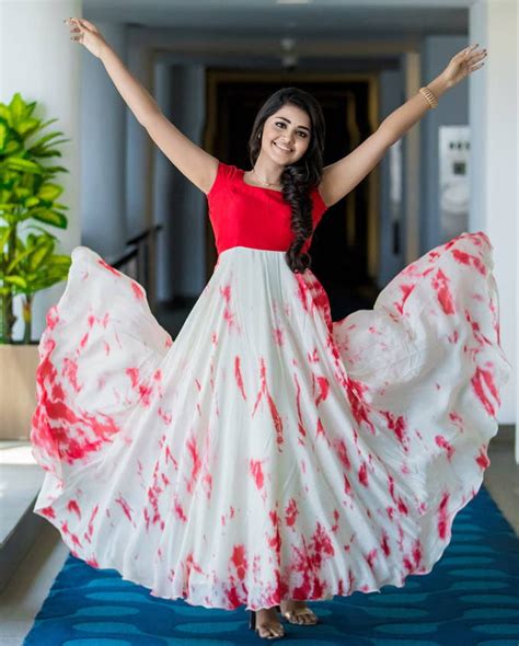 Indian Actress Anupama Parameswaran Hot Photo Shoot In Red Dress Noshwind