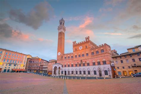 Piazza Del Campo In Siena Italy 1310096 Stock Photo At Vecteezy