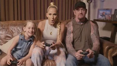 Video The Undertaker Scares Away Shark To Protect Wife Michelle Mccool