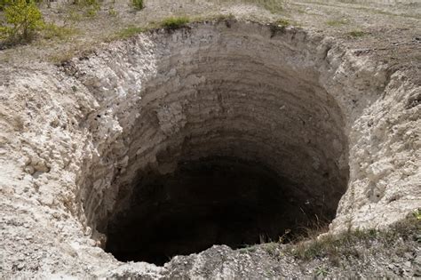 The Sinkhole That Swallowed A Man In 2013 Has Reopened In Florida Earth Chronicles News
