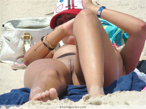 Beach Spy Eye Voyeur Gallery Series Of Shots With Real Nudist Girls Spycamed At Nude Beach