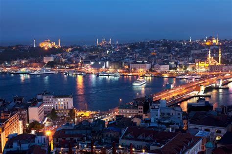 Je suis un guide touristique je vous proposes un séjour de rève avec des destination magique a bas prix vers : Istanbul - Voyages Info