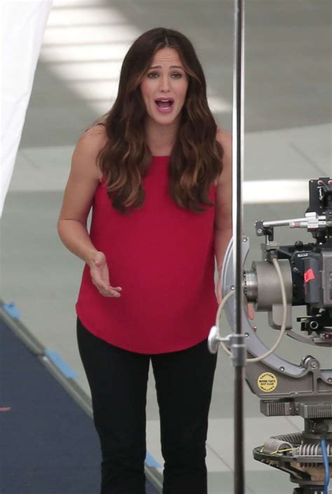 Jennifer Garner Filming A Capital One Commercial 16 Gotceleb