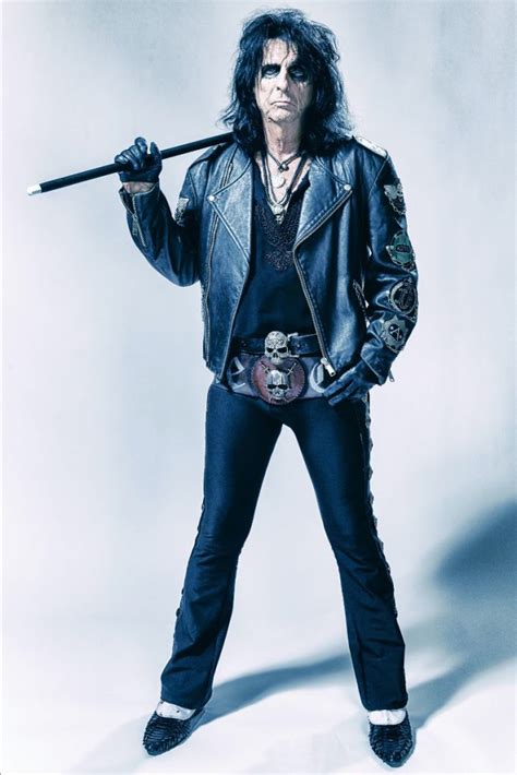 The official alice cooper youtube channel!when viewing please select watch in high quality on the bottom right of the video box for better viewing. Alice Cooper Drops Video For New Single "Don't Give Up ...