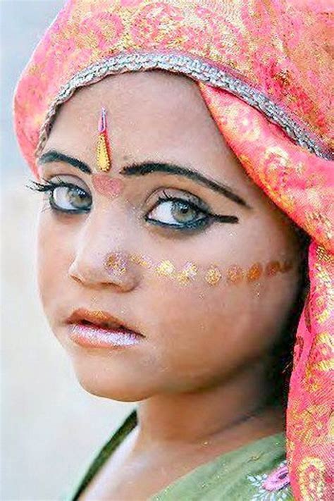 Blue Eyed Indian Girl Girl With Green Eyes Beautiful Eyes People