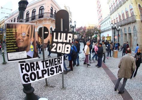 Manifestação do PT em Curitiba tem pequena adesão - Bem Paraná