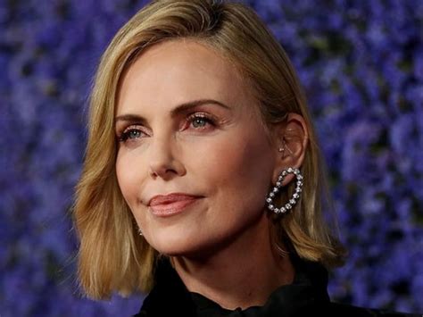 Charlize Theron Got A Bowl Cut And Frankly She Looks Incredible