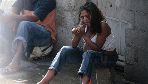 Más Mujeres Consumen Drogas Según Estudio De Cedro Lima Peru21