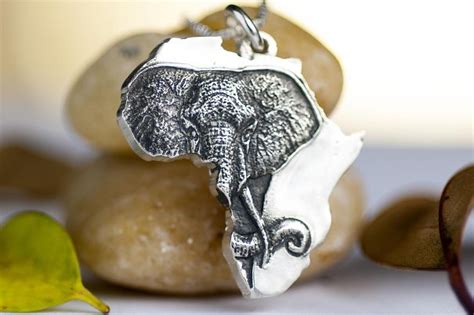 50 gifts for elephant lovers ranked in order of popularity and relevancy. 50+ Things Every Elephant Lover Needs In Their Life