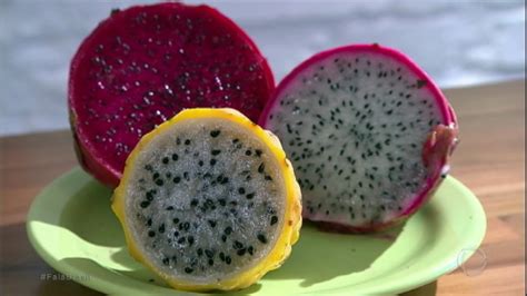 Fruta Verde Por Fora E Branca Por Dentro