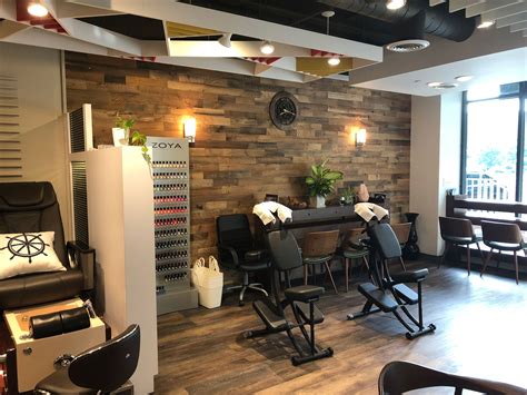 Glamour Nail & Spa of Roslyn
