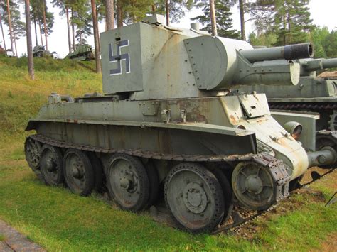 Finnish Bt 42 A Captured Bt 7 Modified To Fit A British 114mm Howitzer