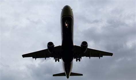 Us Flight Regulators Consider Whether To Allow Or Bar In Flight Wi Fi