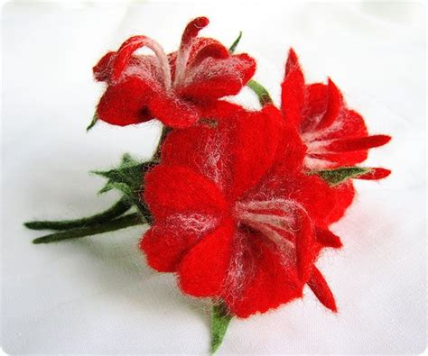 Мастер-класс по валянию: «Цветочек-валентинка | Войлочные цветы, Валяние, Цветы из войлока