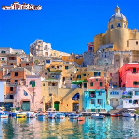 Procida è una piccola isola nel golfo di napoli, in campania. Isola di Procida, Napoli | Foto Procida