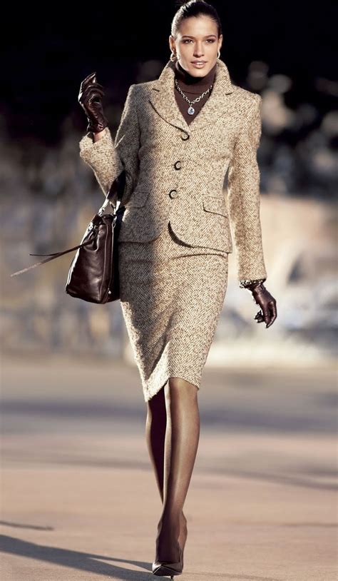 How To Wear Tweed Glam Radar Glamradar Womens Fashion Fashion Suits For Women