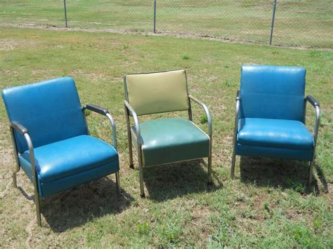 Each chair is made in the usa and the overall quality definitely shows. Vintage Barber Shop Waiting Room Chairs (3) | eBay