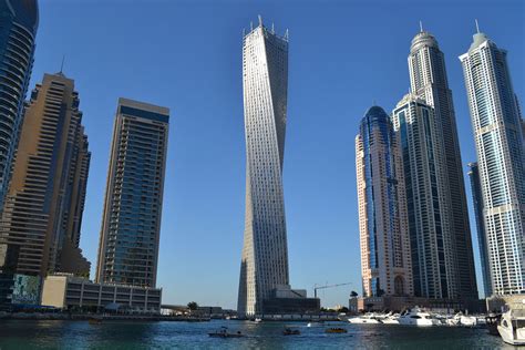 Cayan Tower In Dubai Tallest Twisted Building In The World Extravaganzi