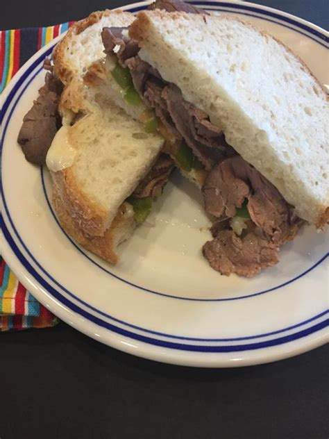 Roast beef beef roast recipes roasted tomato roasted vegetable roasting tomato american sandwich arugula. Easy Roast Beef Sandwich - Lynn's Kitchen Adventures