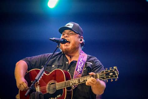 In fact, when eric church took home the award, combs was downright pumped. Luke Combs - Does To Me ft. Eric Church - Industry Top 100