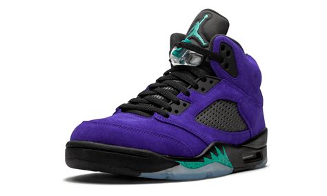 Купить кроссовки Air Jordan 5 Retro Alternate Grape 136027 500 в Москве