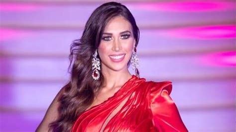 Los coloridos trajes típicos de las representantes latinoamericanas. Andrea Martínez, Miss Universo España 2020 | Noticias de ...