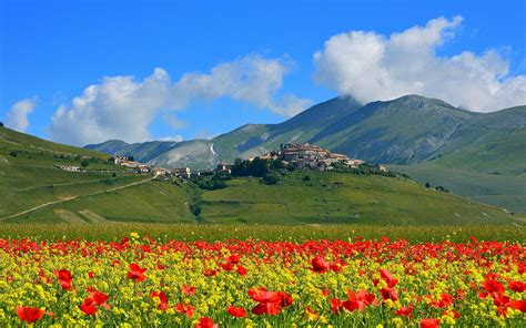 Castelluccio Italien Berge Mohnblumen Dorf 1920x1200 Hd