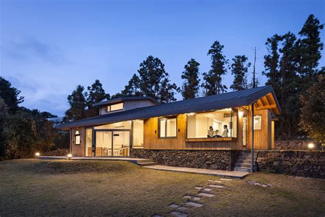 Contemporary House With Traditional Korean Architectural Elements