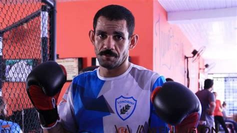 londrinense vai representar o brasil no sul americano de kickboxing tem londrina