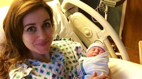 ‘hats Off To Doctor Mom This Woman Paused Her Delivery To Help Another Pregnant Lady