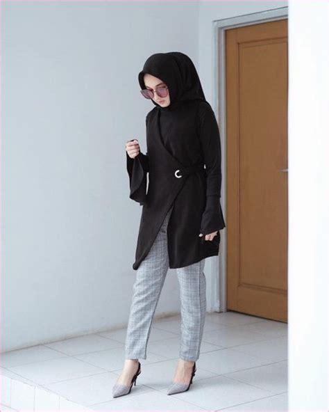 9 Style Hijab Casual Buat Ke Kantor Paling Trendy Pakaian Kantor Wanita Pakaian Kerja Kasual
