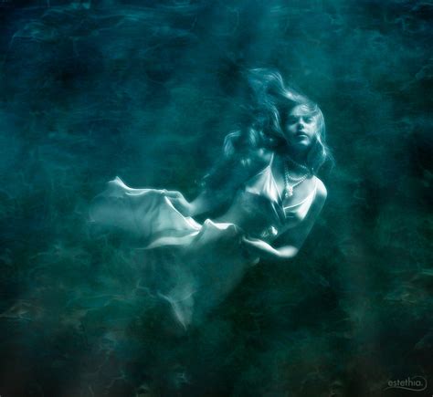 Shooting Portraits Underwater Can Create Beautiful Results Fstoppers