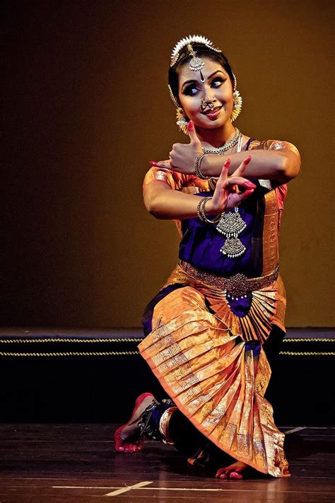 Kruthika Jayakumar Bharatanatyam Poses Indian Dance Indian